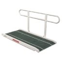 Rampe d'accès avec main courante