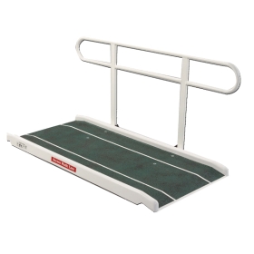 Rampe d'accès avec main courante